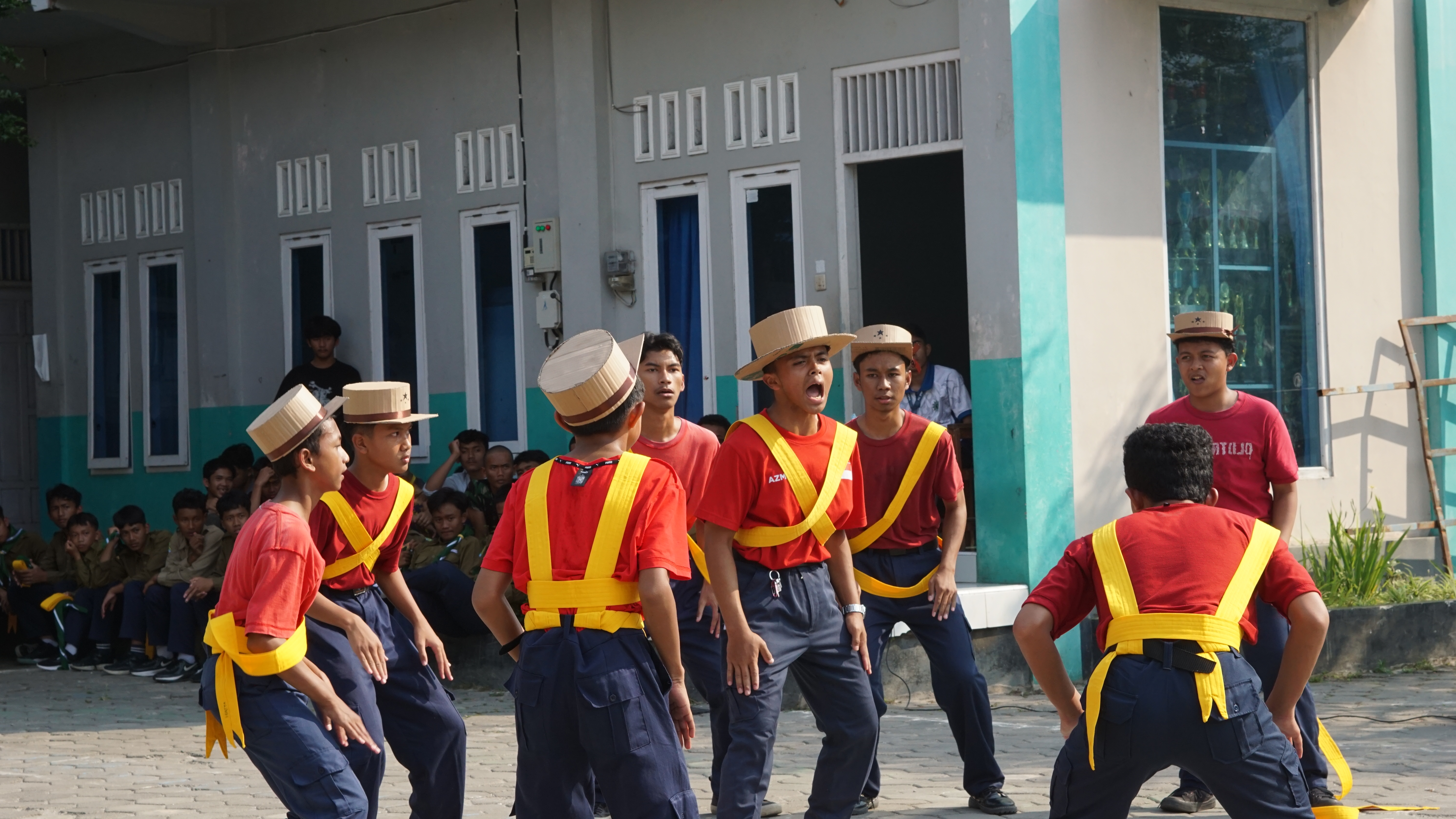 Slide kegiatan santri 1